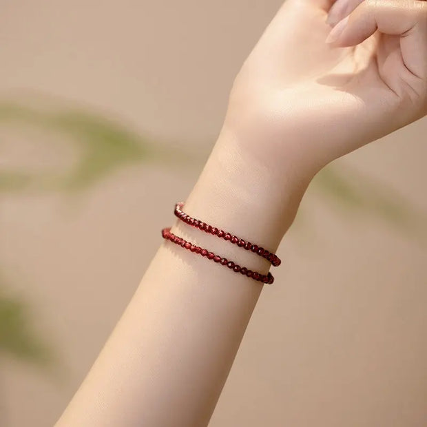 Bracelet fin "Assistance" en Grenat