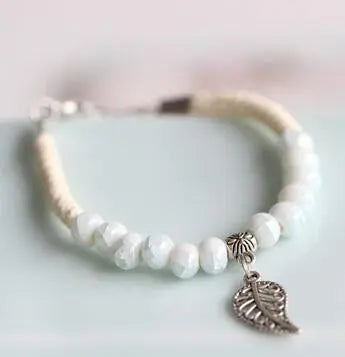 Bracelets pastels en cordelette tissée et perles de céramique